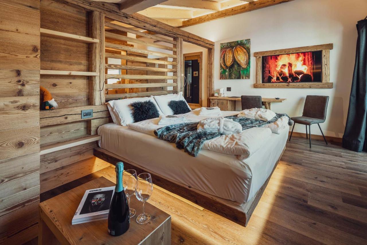 Hotel Ciasa Lorenzi Cortina dʼAmpezzo Exteriör bild