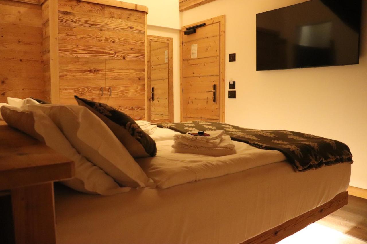 Hotel Ciasa Lorenzi Cortina dʼAmpezzo Exteriör bild
