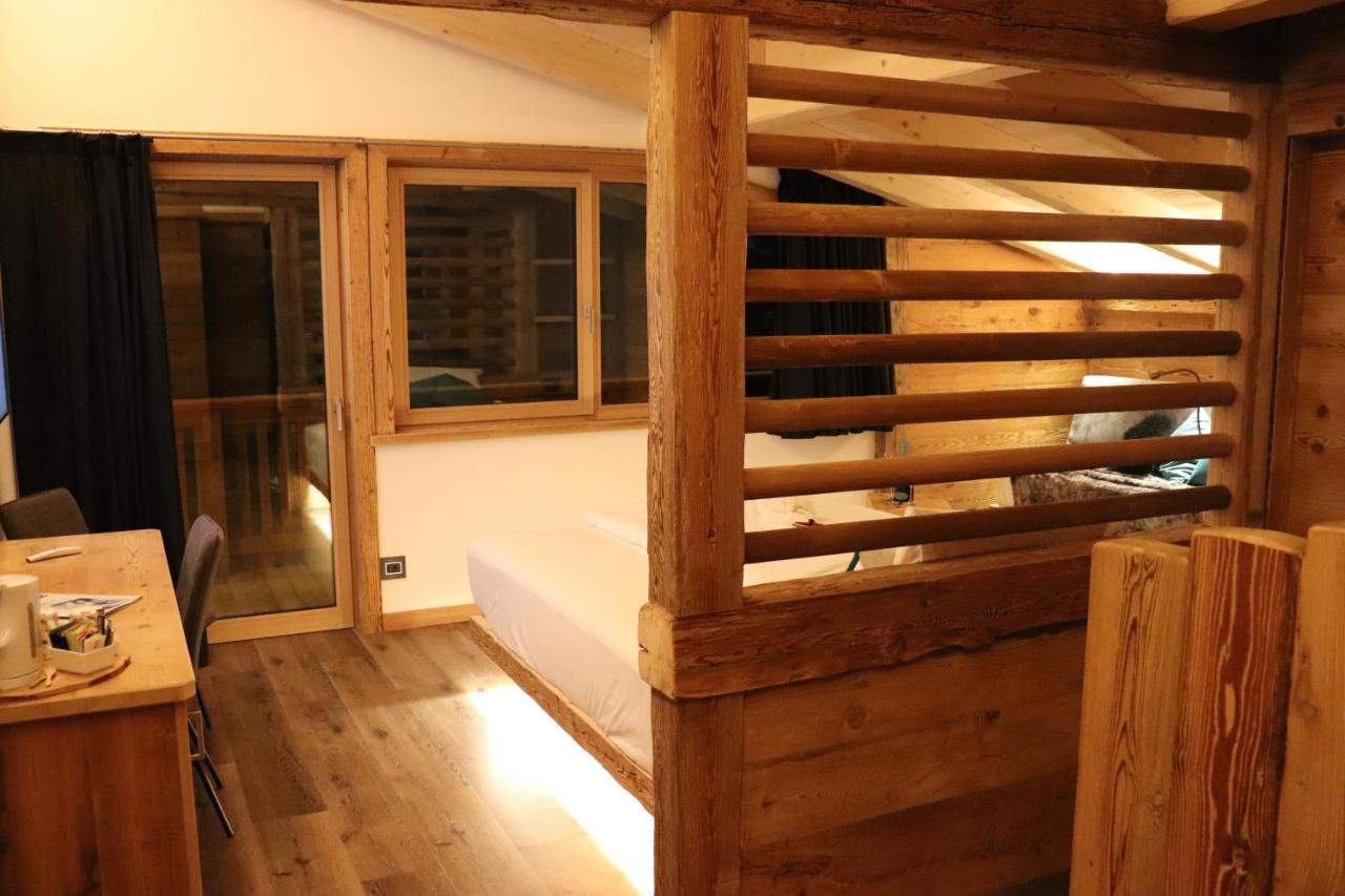 Hotel Ciasa Lorenzi Cortina dʼAmpezzo Exteriör bild
