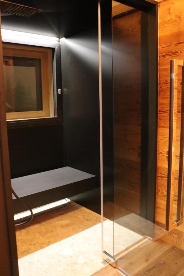 Hotel Ciasa Lorenzi Cortina dʼAmpezzo Exteriör bild