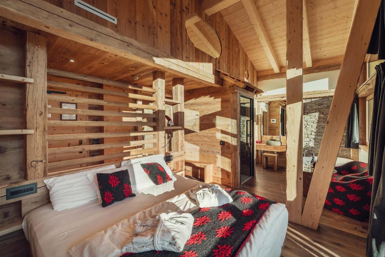 Hotel Ciasa Lorenzi Cortina dʼAmpezzo Exteriör bild