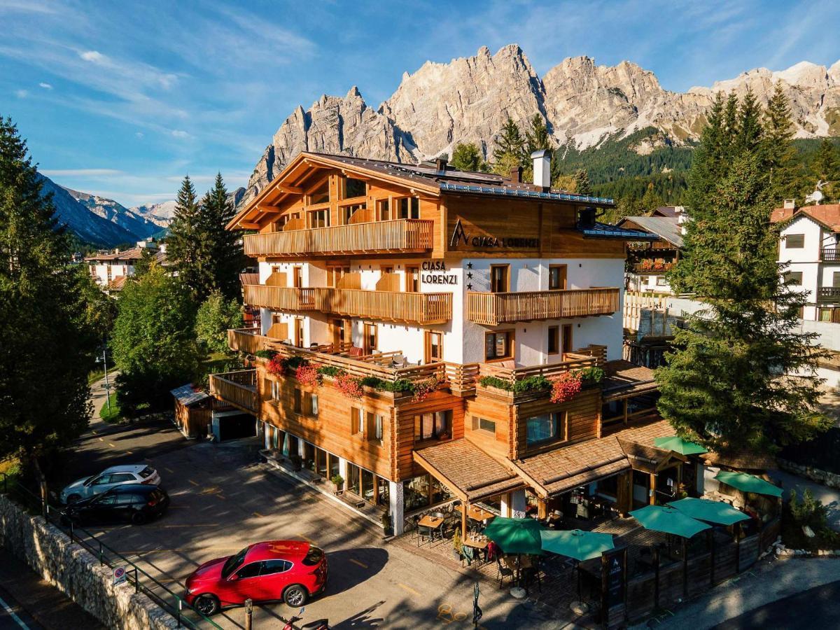 Hotel Ciasa Lorenzi Cortina dʼAmpezzo Exteriör bild