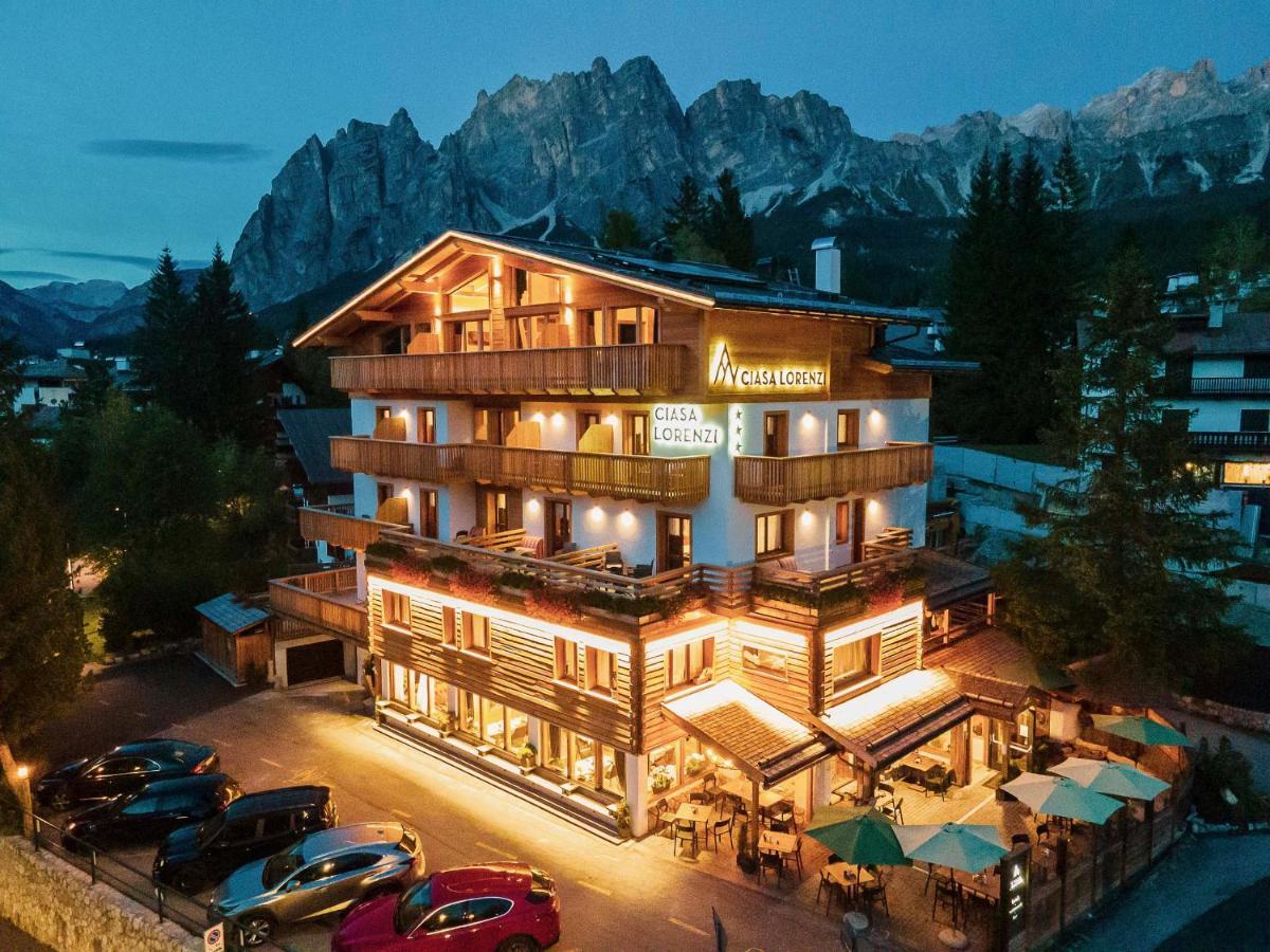 Hotel Ciasa Lorenzi Cortina dʼAmpezzo Exteriör bild