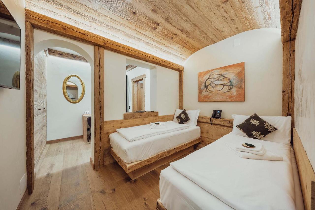 Hotel Ciasa Lorenzi Cortina dʼAmpezzo Exteriör bild