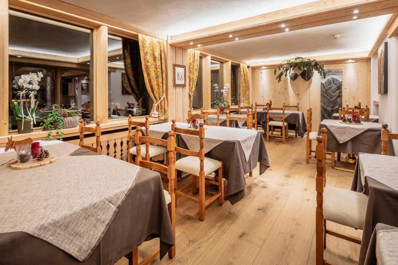 Hotel Ciasa Lorenzi Cortina dʼAmpezzo Exteriör bild