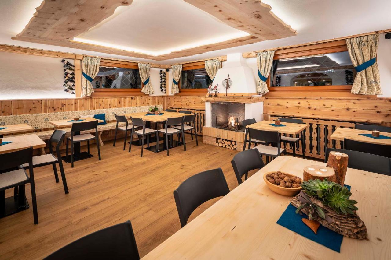 Hotel Ciasa Lorenzi Cortina dʼAmpezzo Exteriör bild